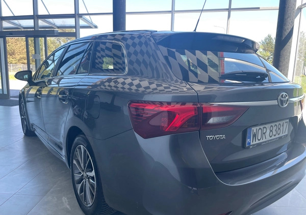 Toyota Avensis cena 48900 przebieg: 231757, rok produkcji 2016 z Jordanów małe 92
